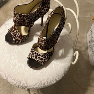 New Jimmy Choo Leapard Print High Heeled Open Toe Shoe- Size 39 Euro.